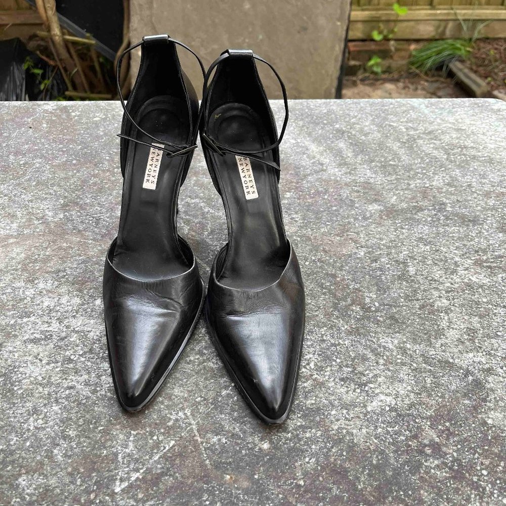 Barneys New York Mary Jane Pumps in Black